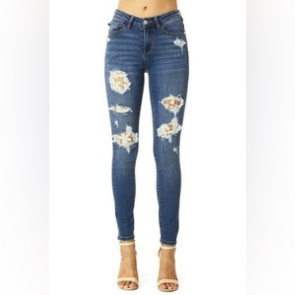 Judy Blue Lace Patch Skinny Fit Jeans - Picture 1 of 11